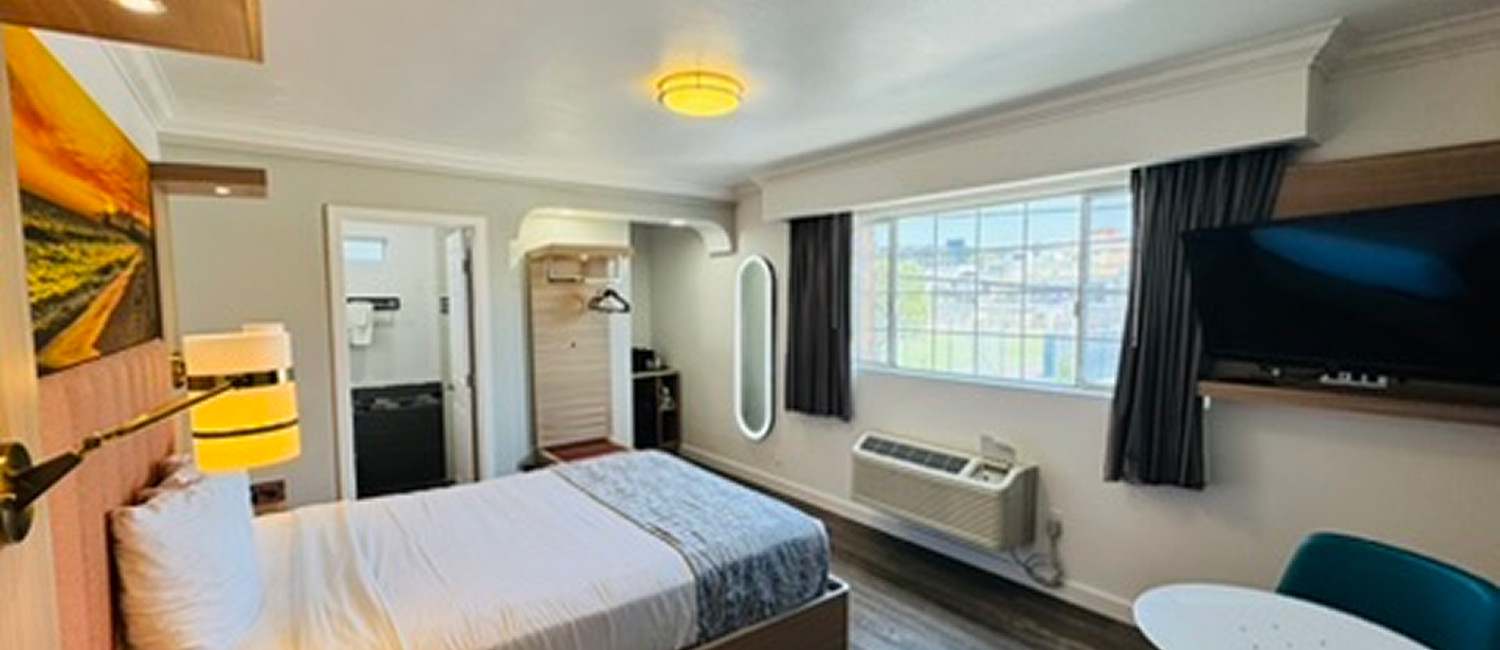 Enjoy Your Stay In L.a.  With Modern Guest Rooms And Amenities At Affordable Prices.