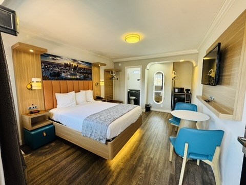 Deluxe Queen Room-Deluxe Family Room